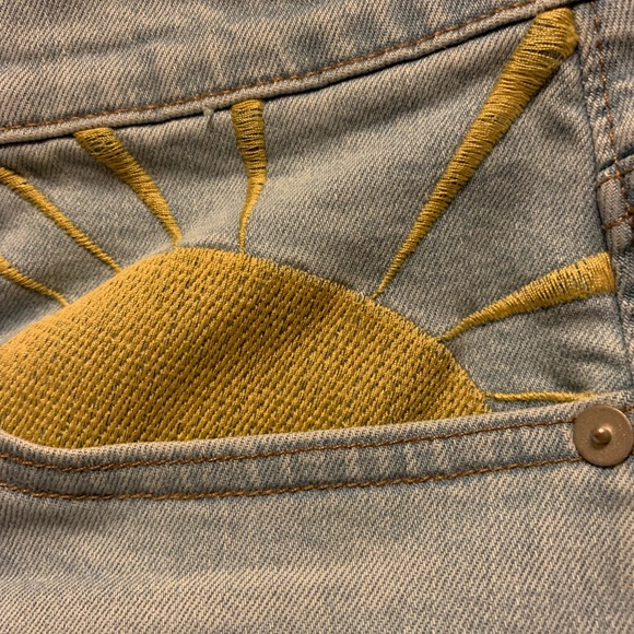 Madewell High-Rise Denim Short: Sun Embroidered Edition - Picture 11 of 12